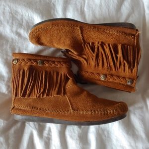 Minnetonka Shoes